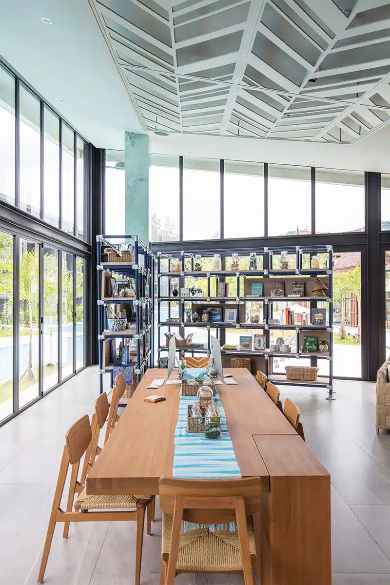 Cotton Cafe And Library