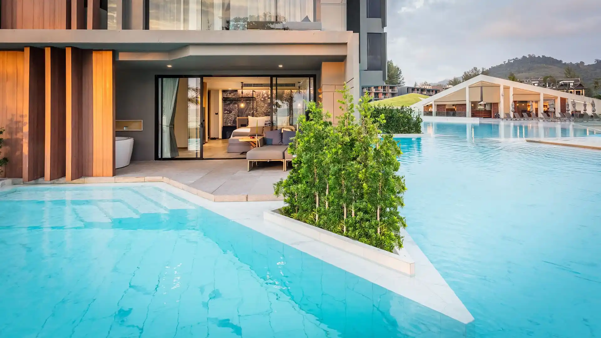 Pool Access Grand Sea View room