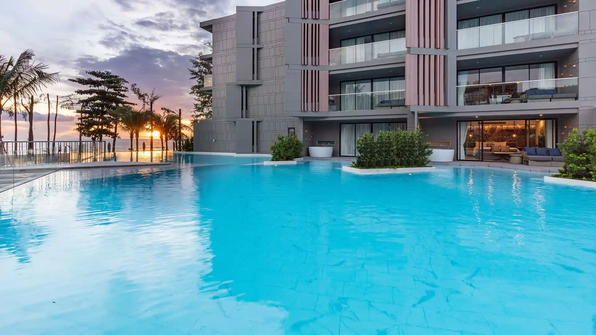 Pool Access Grand room bed and furnishings